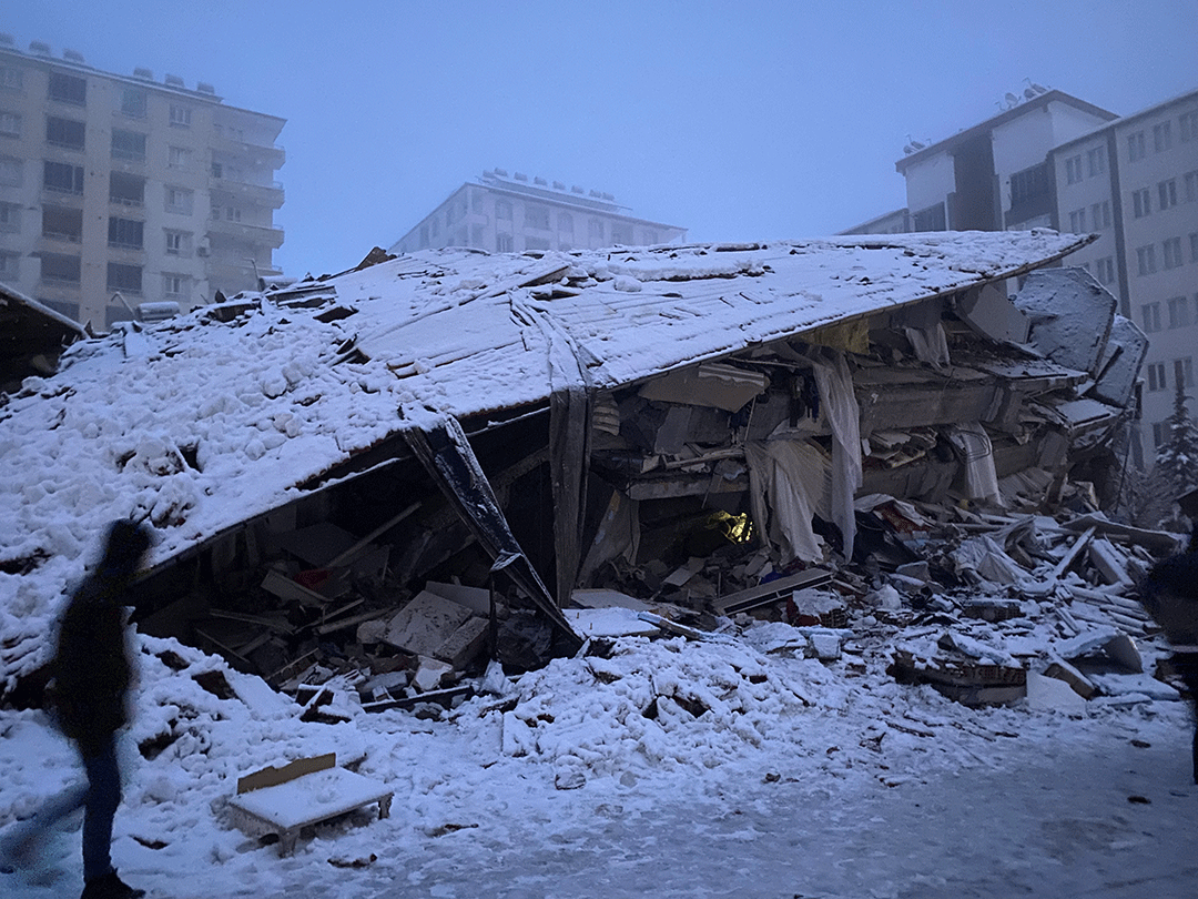 Besni’de depremde ölü ve yaralı sayıları artıyor