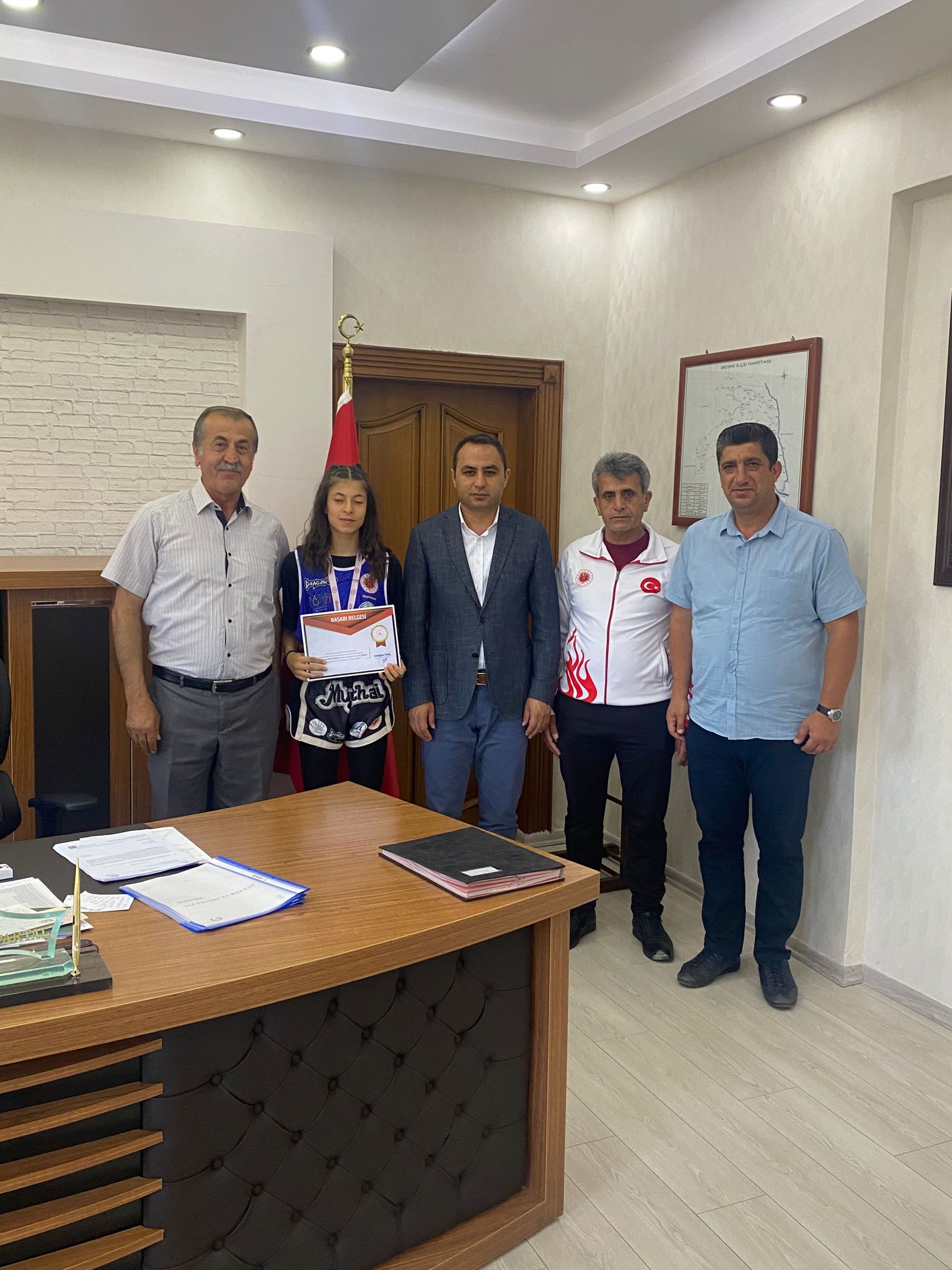 Kaymakam Partal  Şampiyon Sporcuyu Ödüllendirdi (3)