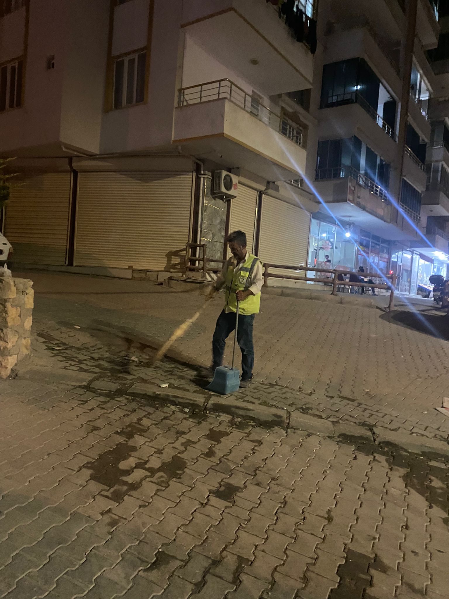 Vefa ve Emek İçin Gece Temizlik  Nöbetinde (5)