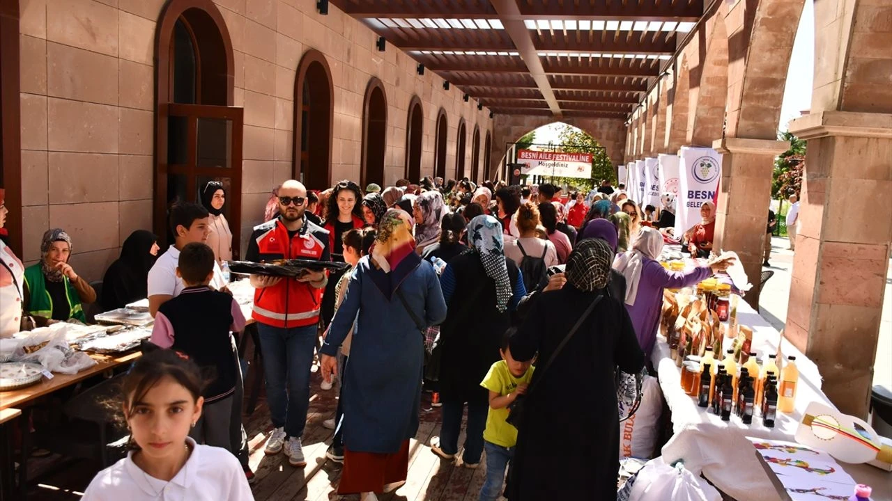 Adiyamanda Gazzeli Anneler Yararina Kermes Duzenlendi