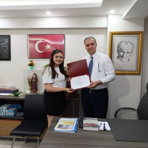 Beykoz Üni̇versi̇tesi̇ Rektörlüğünden Besni̇ Eği̇ti̇m Vakfina Teşekkür