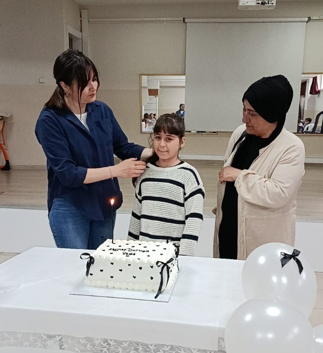 Depremzede Öğrencıelr (3)