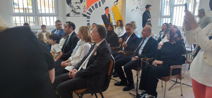 Dumlupınar Ortaokulu Müzik Sınıfı (1) (Küçük)