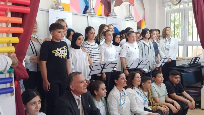 Dumlupınar Ortaokulu Müzik Sınıfı (2) (Küçük)-1