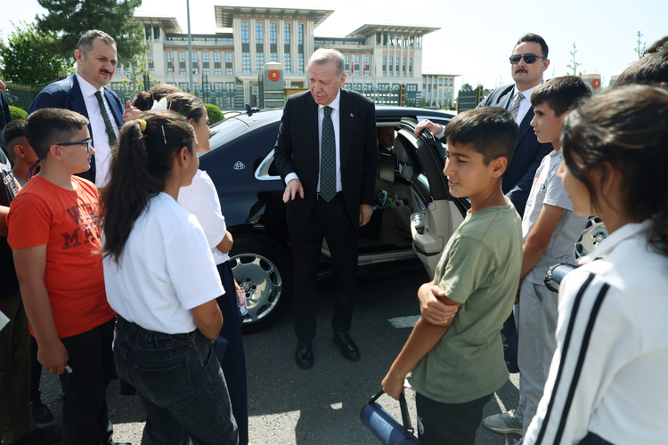 Erdoğan Adiyaman'dan Gelen Çocuklarla Buluştu (1)