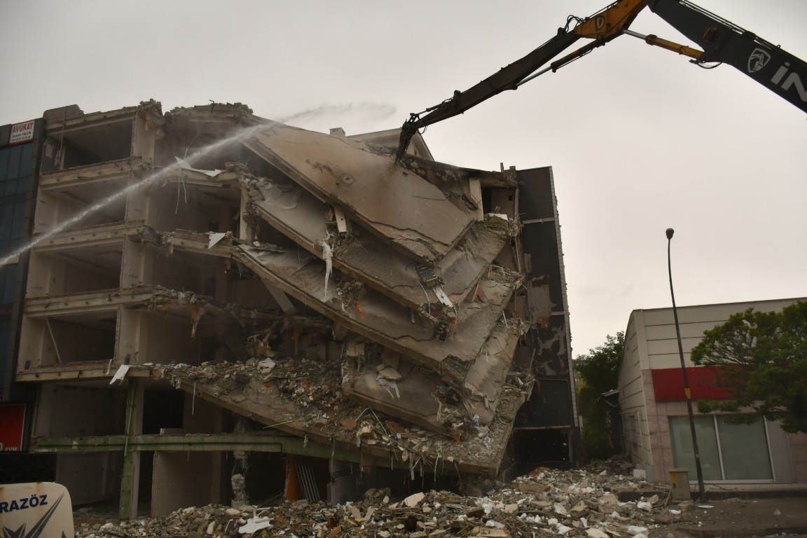 Kiya Plaza Yıkım Besni (2) (Orta)