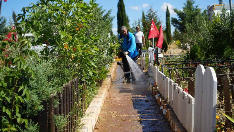 Adıyaman Mezarlık Temızlıgı (2)