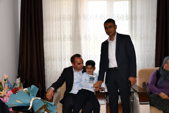 Kaymakam Şehit Ailesi Ziyaret4 (Küçük)