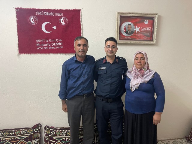 Kaymakam Şehit Ailesi Ziyaret6 (Küçük)