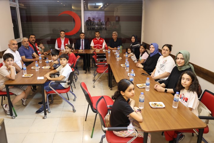 Şanlıurfa Tiyatro Geliri Öğrenci Gazze (3) (Küçük)