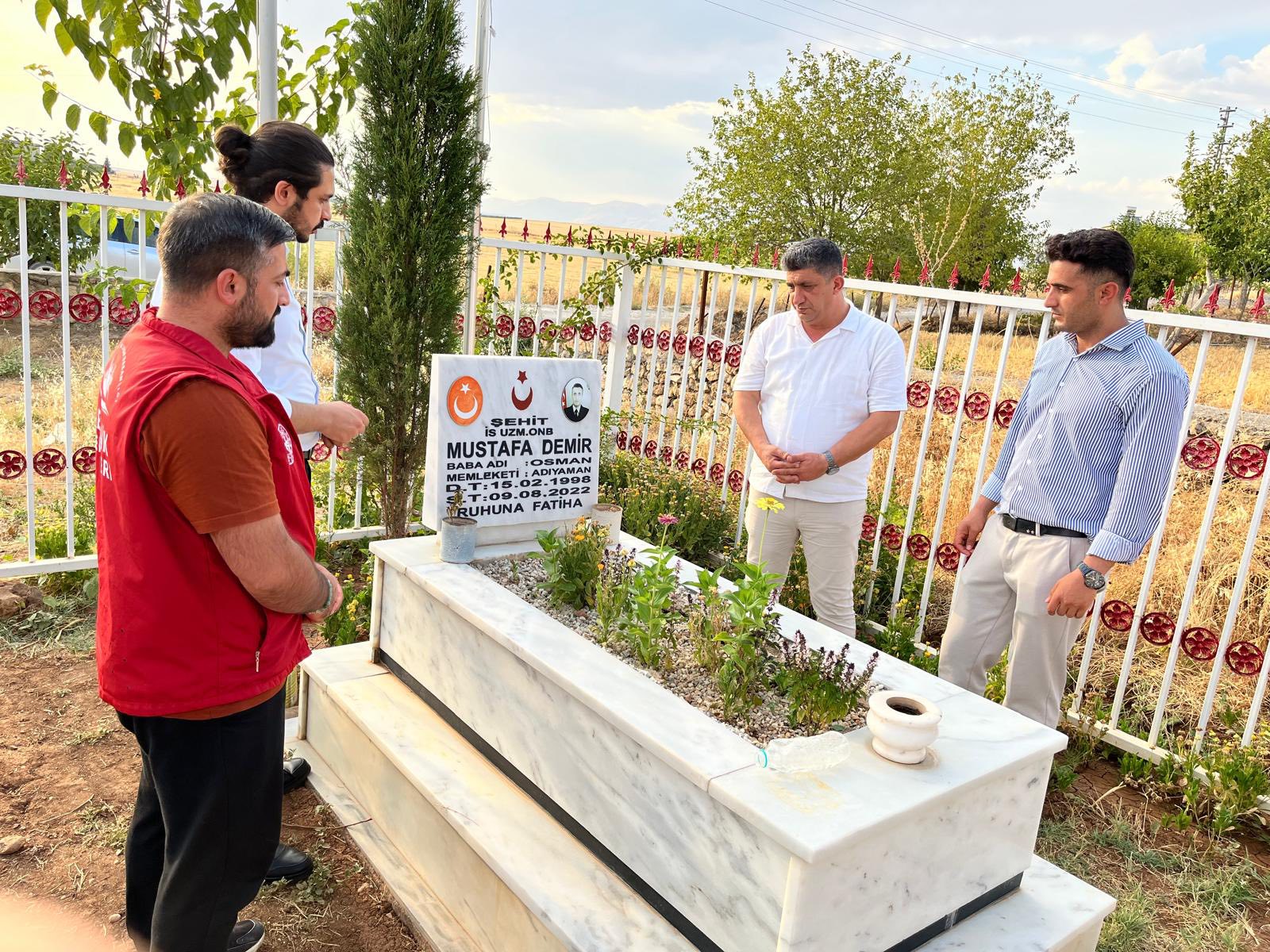Besni̇ Gazi̇ Şehi̇t Zi̇yaret13