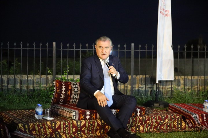 Bakan Aşkın Bak (1) (Küçük)