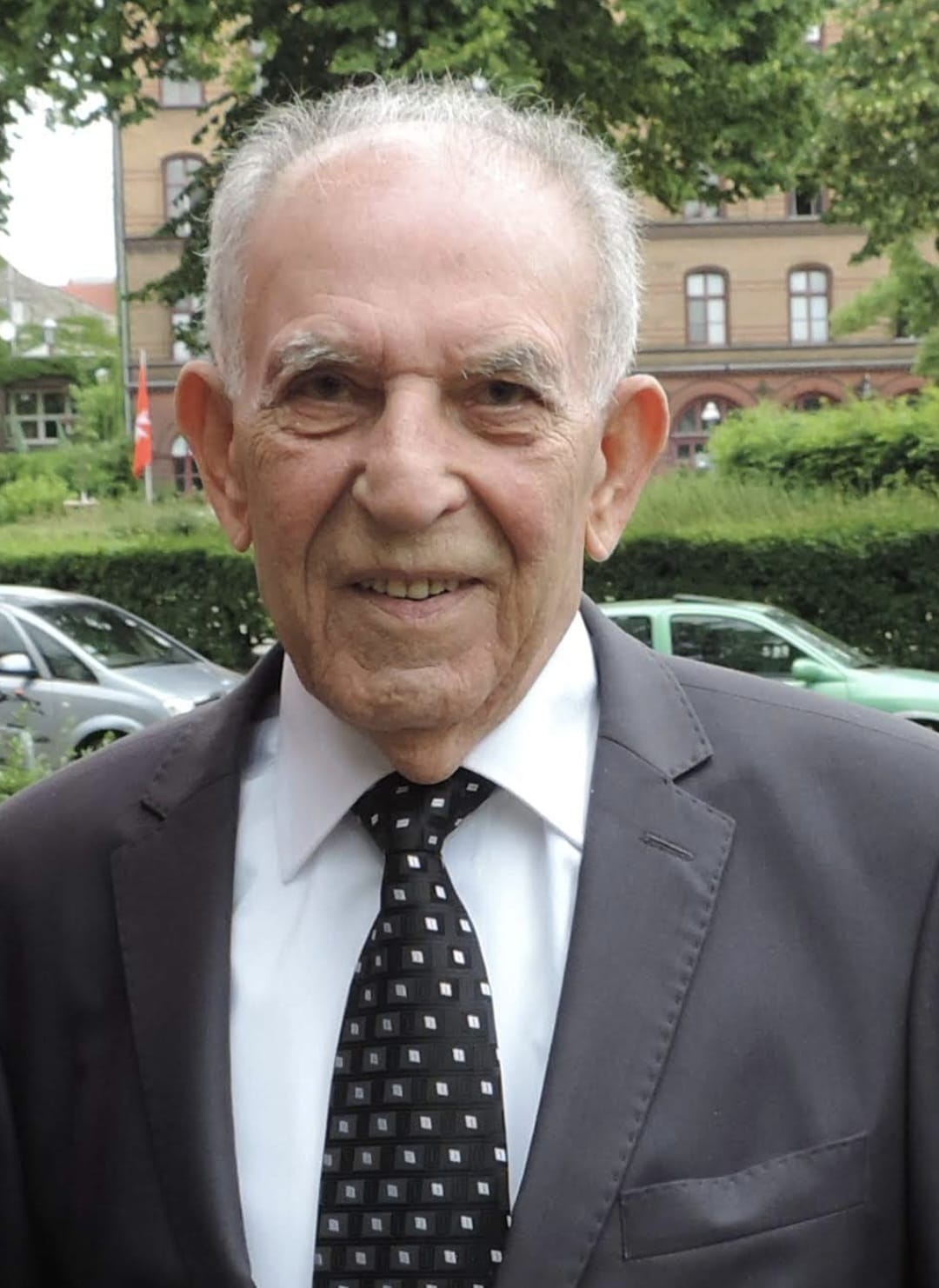 Ihsan Divarcı
