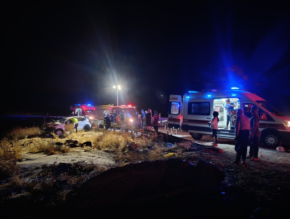 Adıyaman Çakal Köprüsü Tanker Otomobil Kaza (1) (Orta)