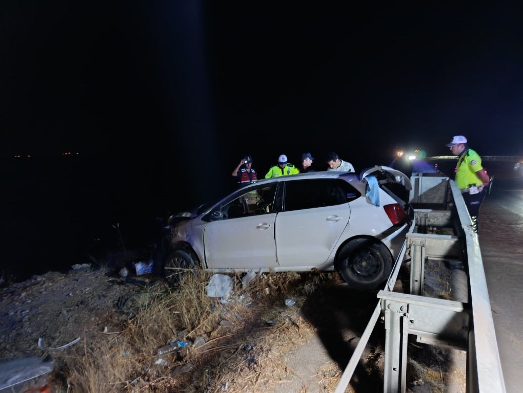 Adıyaman Çakal Köprüsü Tanker Otomobil Kaza (3) (Orta)