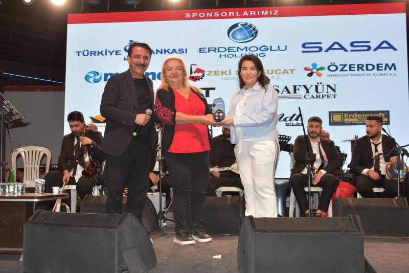 Besni’de Gece Latif Doğan Ve Songül Karlı’yla Aydınlandı5