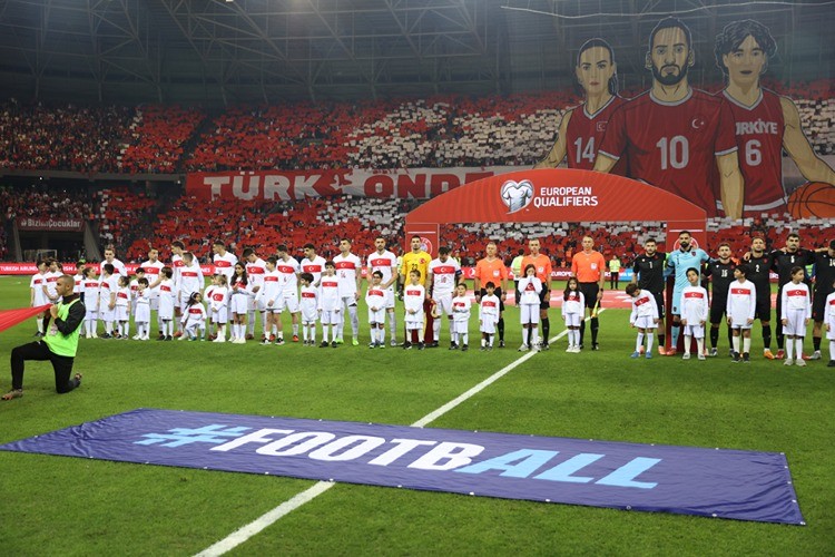 A Milli Futbol Takımı Grubu Ilk Ikide Bitirmeye Çok Yaklaştı33
