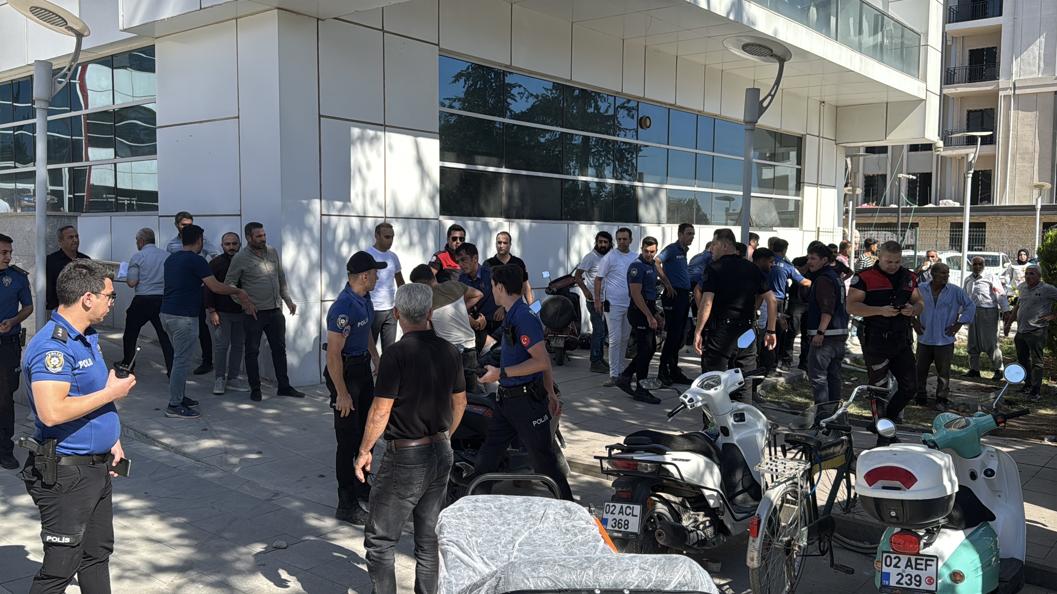 Adıyaman'da Iki Grup Arasındaki Kavgada 8 Kişi Yaralandı