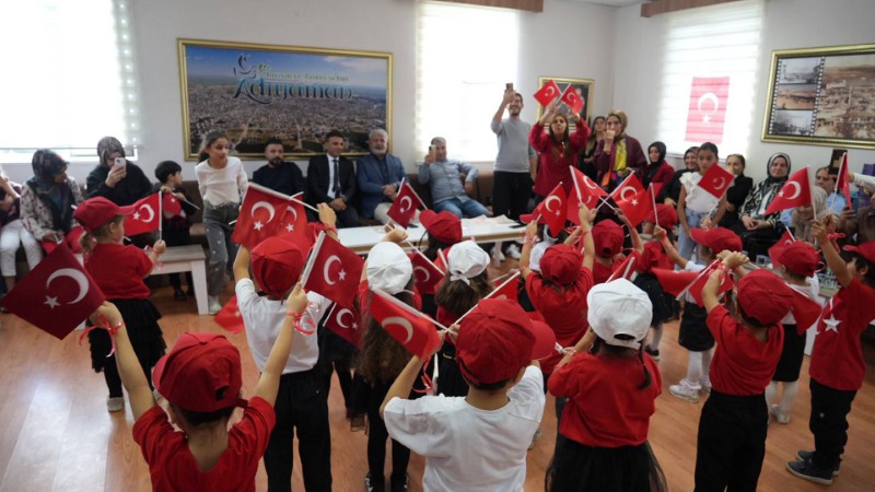Adıyaman’da Minikler Cumhuriyet Bayramı Kutladı1