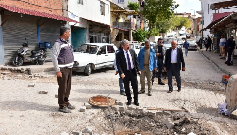 Besni Belediye Başkanı Alkan Çalışmaları İnceledi1