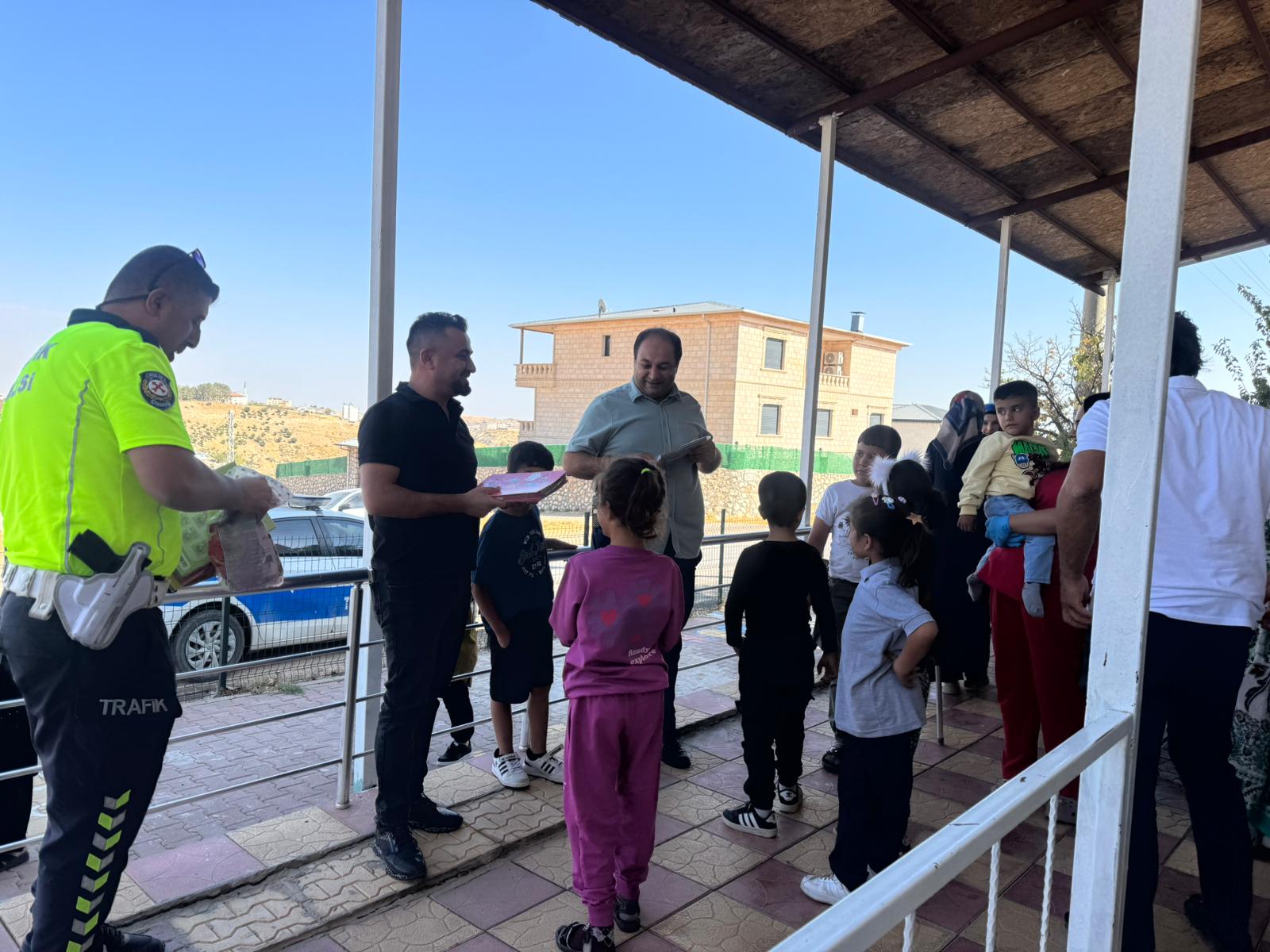 Besni'de Polis Ekiplerinden Özel Öğrencilere Anlamlı Ziyaret4-1