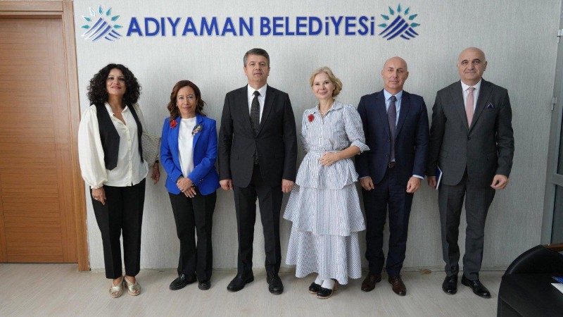 İsveç Büyükelçisi'ne Tutdere'den Umut Çiçeği