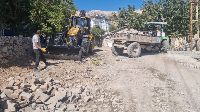 Tut İlçesinde Asfaltlama Çalışmaları Başladı1
