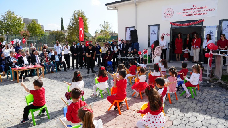 Tutdere, Çocukların 29 Ekim Heyecanına Ortak Oldu2