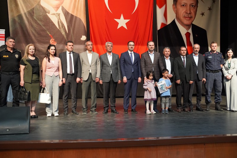 Yeşilay Genel Başkanı Dinç, Adıyaman'da Konferansa Katıldı