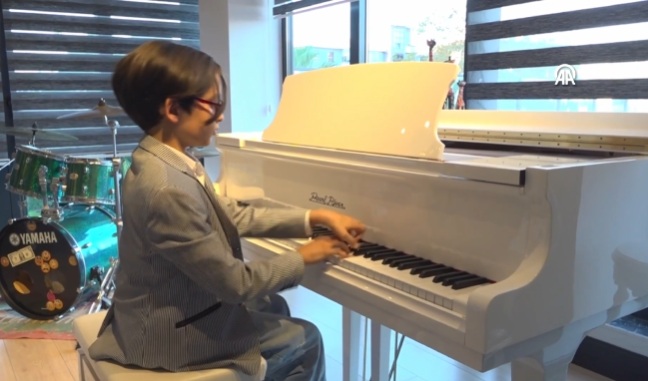 10 Yaşındaki Müzik Dâhisi Lise Diploması Alıyor