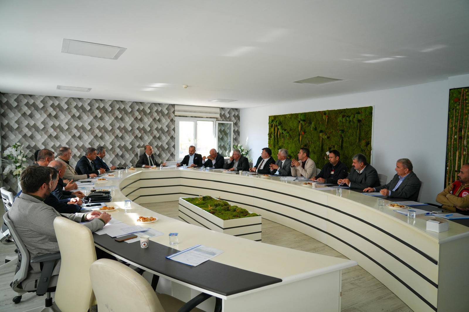 591708891 10239184126478142 2877543294995996271 N