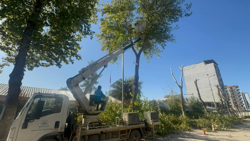 Adıyaman Belediyesi Park Ve Bahçelerde Kış Bakımına Başladı