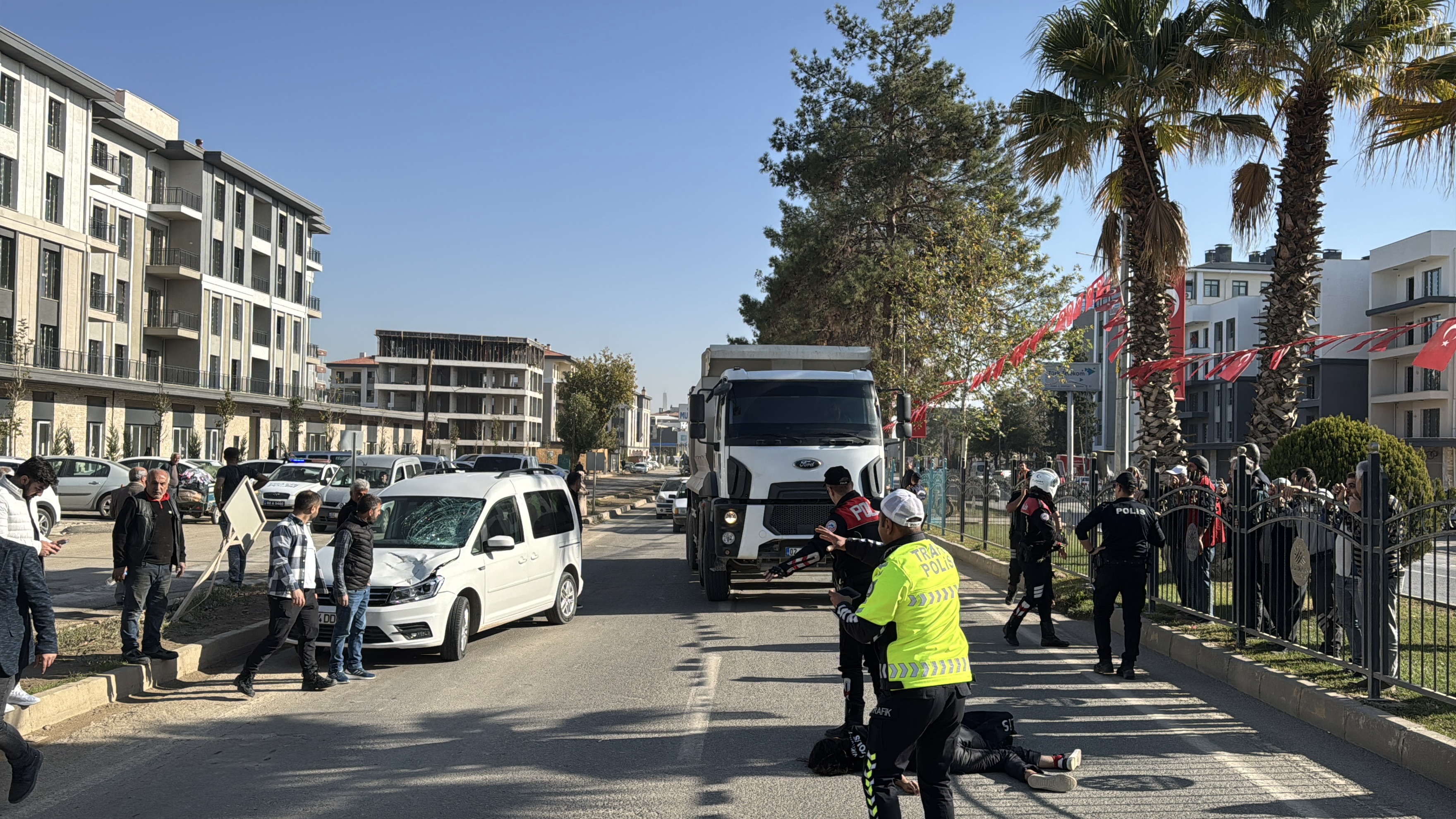 Adıyaman'da Hafif Ticari Aracın Çarptığı Zihinsel Engelli Kadın Ağır Yaralandı