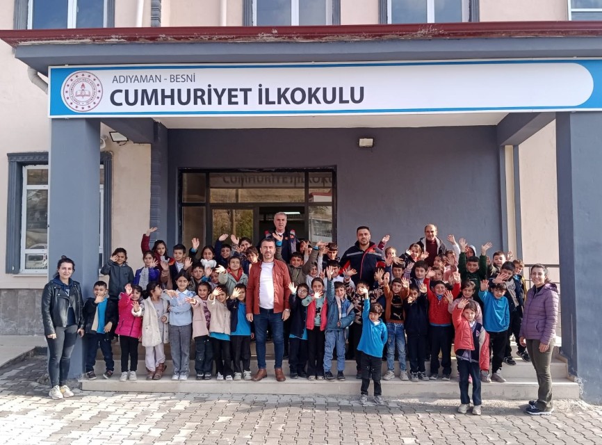 Besni Cumhuriyet İlkokulu’nda Yangın Bilgilendirmesi Yapıldı