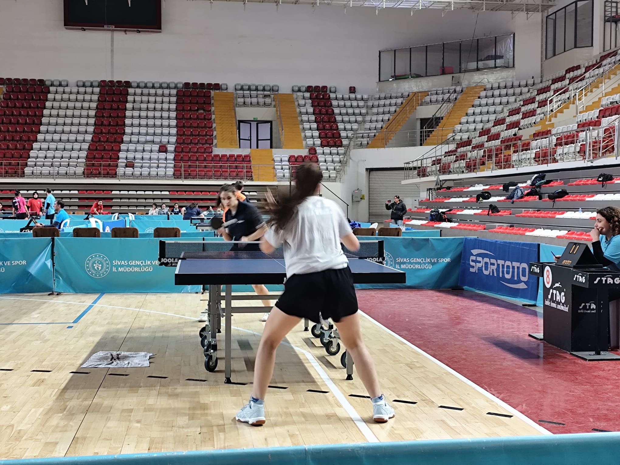 Besni̇ Gsk Masa Teni̇si̇1