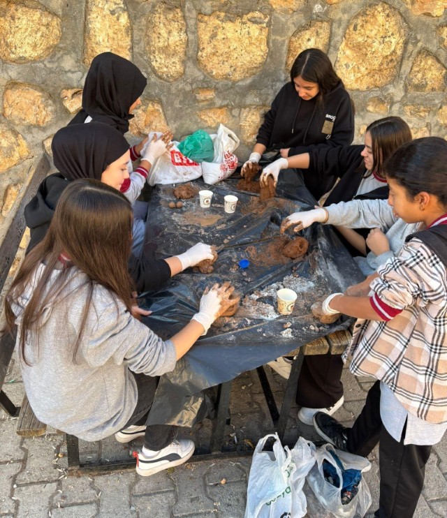 Besni Ve Tut’a Gökyüzünden Tohum Topu Bırakıldı1