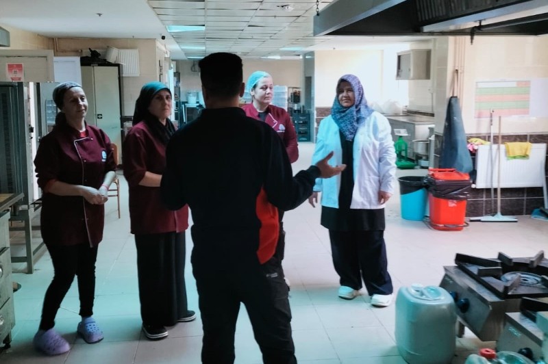 Besni'de Öğrenci Yurdu Personeline Yangın Eğitimi1