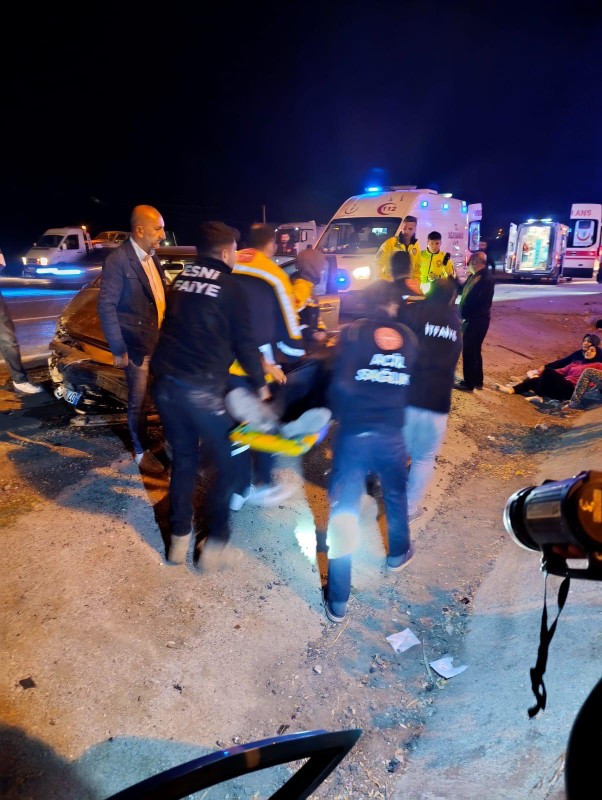 Gölbaşı Besni Yol Ayrımında Korkutan Kaza 2 Yaralı3