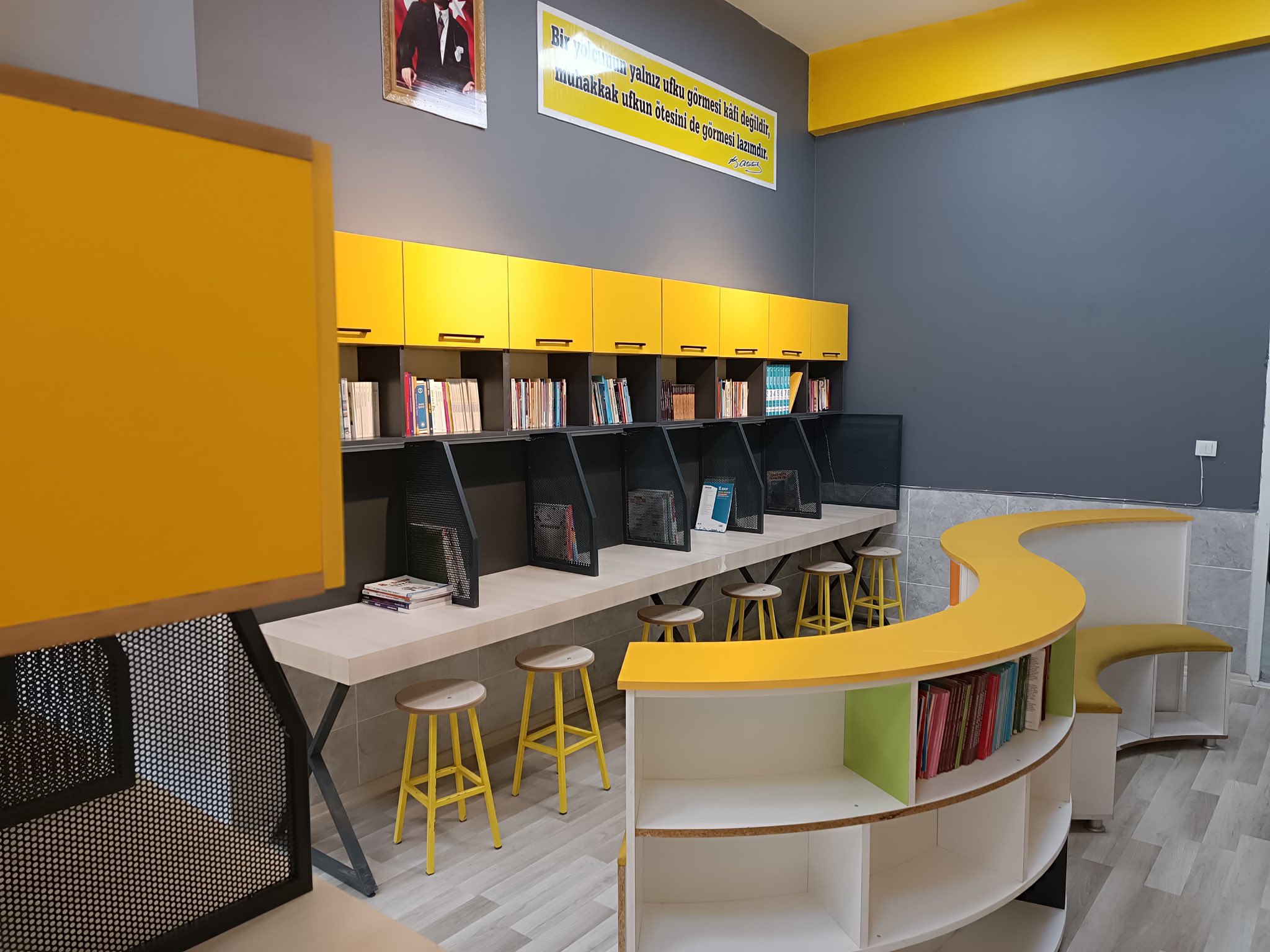 Serapgül Ortaokulu'na Yeni Kütüphane3