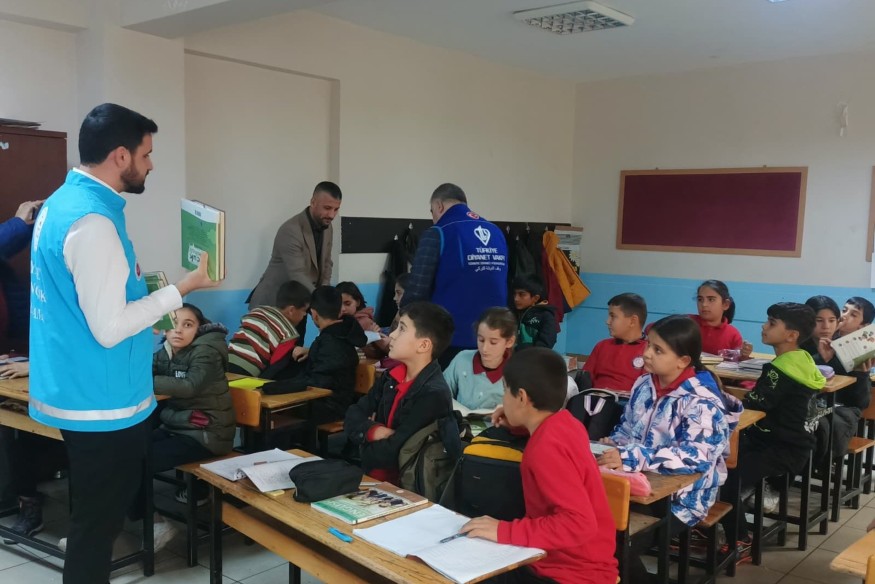 Adıyaman’da Kur’an I Kerim Dersini Seçen Öğrencilere Armağan1