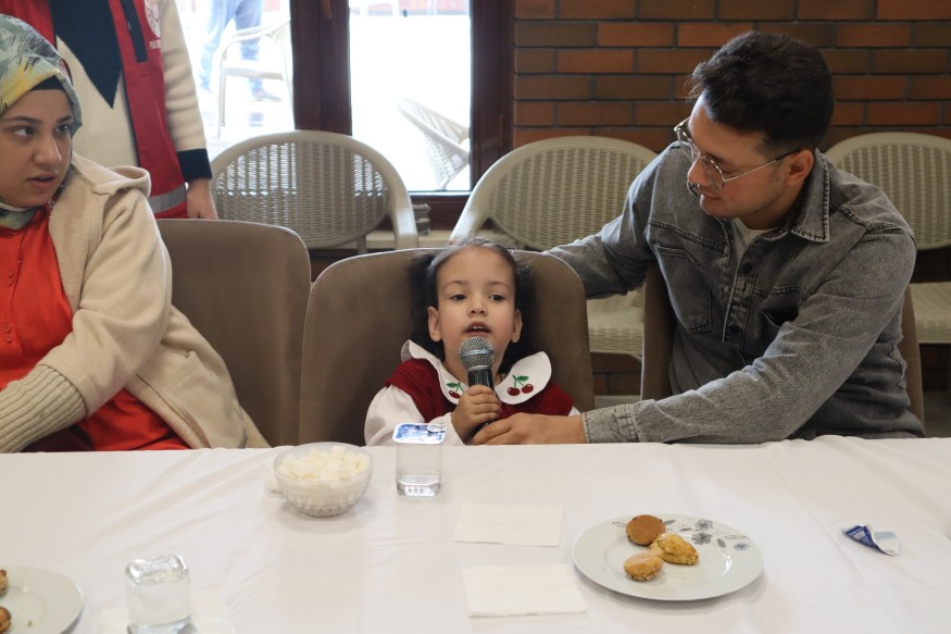 Besni’de 20 Engelliye Akülü Sandalye Hediye Edildi5