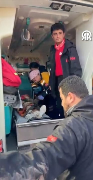 Canlı Canlı Gömülen 10 Yaşındaki Çocuk Kurtarıldı...3-1