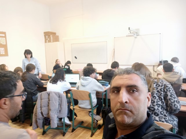 Macari̇stan Özgür Özalp (Küçük)