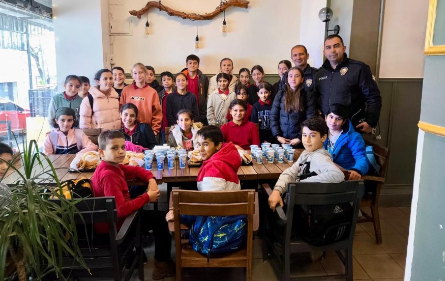 Tut Kaymakamlığı Çocuklara Sinema İzletti2-1