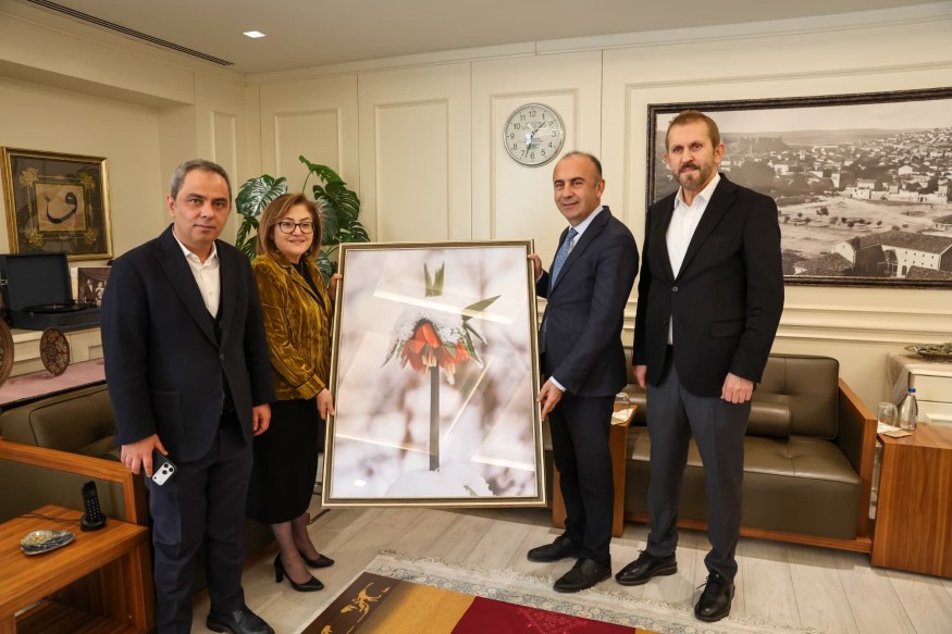 Fatma Şahin’den Besni’ye Kapalı Spor Salonu1