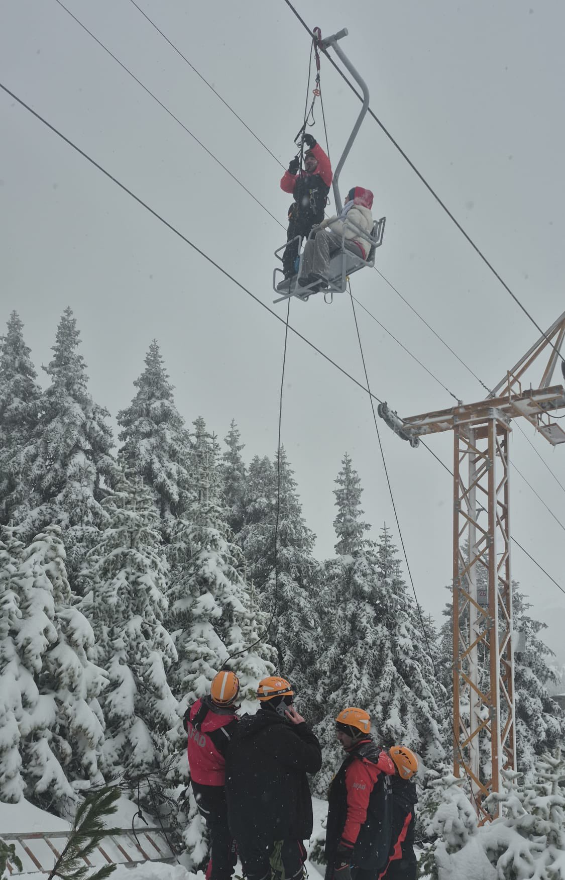 G F U6 Wa Y A A Ij D9