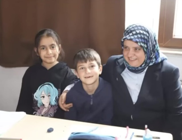 Selvican Şafak’ın Desteğiyle Çocuklara 2.500 Çift Ayakkabı