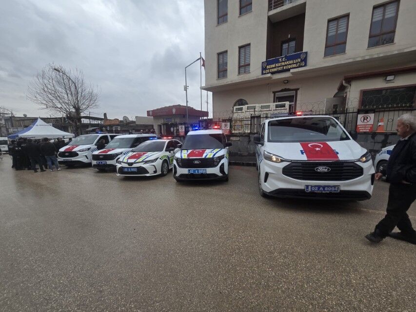 Ali Erdemoğlu’ndan Besni Emniyetine 5 Araç Desteği