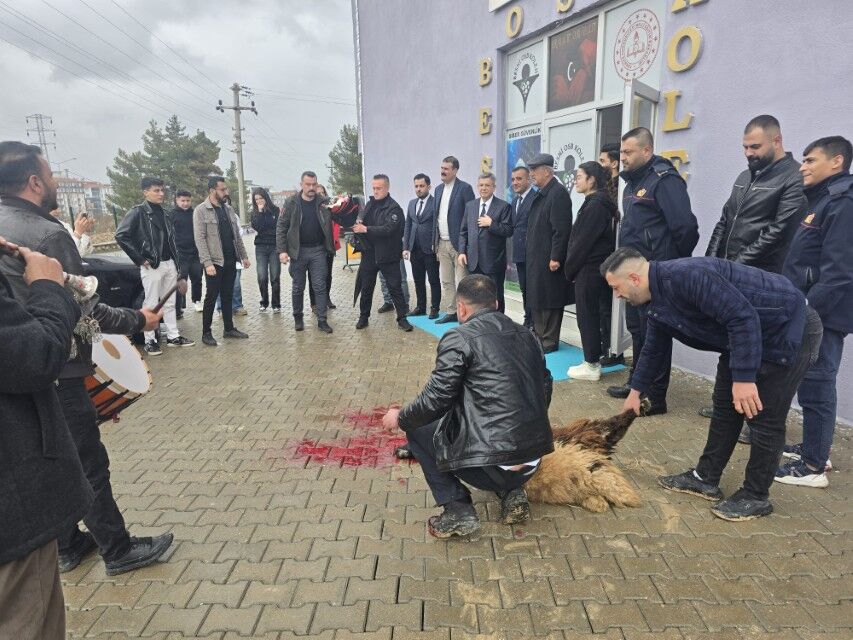 Ali Erdemoğlu’ndan Özel Besni Osb Koleji’ne Ziyaret1