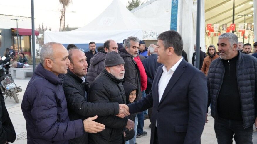 Başkan Tutdere Kent Meydanı’nda İftarlık Dağıttı2